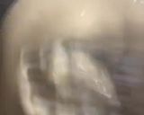 Une image de l'étape 1 de Pâte à crêpes légère à l’eau pétillante.