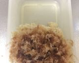 A picture of step 3 of Japanese Bonito Flake Rice.