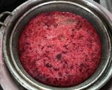 A picture of step 2 of Strawberry Grapes juice.