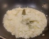 A picture of step 2 of Makhmali White Gravy Chicken.