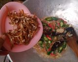 Foto langkah ke 3 dari resep Oseng Kulit Melinjo Teri.