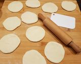 Foto del passaggio 4 della ricetta Panzerotti baresi fritti con alici