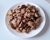 Hình bước làm 3 của món MIẾN xào lòng gà