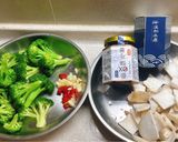 [溪和XO醬］花椰菜炒杏鮑菇的食譜步驟1照片
