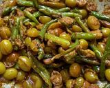 A picture of step 5 of Karonda mirchi.