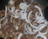 Foto del paso 3 de la receta: Carne de puerco con nopales.