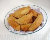 A picture of step 21 of Chicken pies.