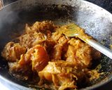 নতূন আলু দিয়ে ঝাল চিকেন র ঝোল (Natun aloo diye chicken r jhol recipe in Bengali) রেসিপি ধাপ - 6 ছবি