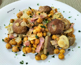 Foto del paso 7 de la receta: Salteado de garbanzos especiados con sofrito de setas, cebolla y bacon