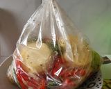 Foto del paso 1 de la receta: Salmón al papillote con guarnición de patatas y verduras