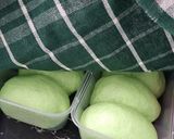 Foto langkah ke 4 dari resep Roti Kukus Pandan.