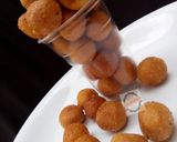 A picture of step 1 of Gullisuwa (milk balls).