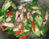 Foto langkah ke 2 dari resep Cumi Asin Tauco.