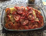 Foto del paso 2 de la receta: Pollo al horno con papas y 🍅 tomates