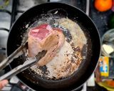 Foto del paso 3 de la receta: Guarnición de verduras con lomo de res mechado bardeado