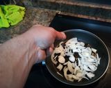 Foto del paso 1 de la receta Salchichas al vino blanco con jalapeños