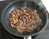 Foto del paso 2 de la receta Cuscús vegetal con carne picada y mango