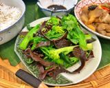 Hình bước làm 7 của món Cải Rổ Xào Nấm Mèo Chay