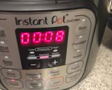 Hình bước làm 2 của món Đùi gà xào gừng và nấm mèo-Instant Pot