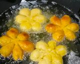 Foto langkah ke 4 dari resep Donat Pisang.