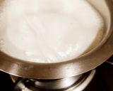A picture of step 4 of Almond Rose Milk Shake.