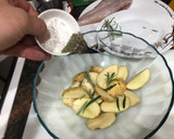 Foto del paso 4 de la receta: Rape con verduras a la provenzal y patatas a las finas hierbas