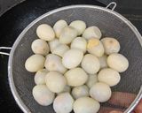 Hình bước làm 1 của món Trứng cút rim nước mắm