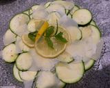 Foto del passaggio 2 della ricetta Insalata di zucchine crude #piattifreddi