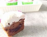 Foto langkah ke 6 dari resep Chocolate Cupcake with Strawberry Filling (decorating cake).