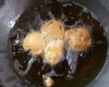 A picture of step 7 of Vada Pav.