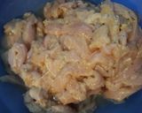 Foto del paso 1 de la receta: Tallarines de arroz con pollo y jamón en salsa de soja
