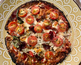 Foto del paso 6 de la receta: Pizza de rúcula y cherry con base de brócoli