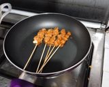 Foto langkah ke 6 dari resep 144. Sate Ayam Madura (Panggang Teflon).