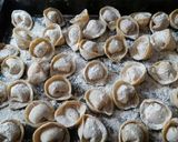 Foto del paso 6 de la receta: Agnolottis de muzzarella y jamón crudo con fideos de yapa