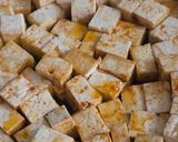 Foto del paso 2 de la receta: Tofu en salsa de tomate comercial 🥫incluyo análisis de etiqueta 🍅 🫒Festejo vegano