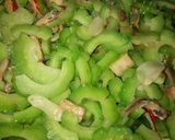 Foto langkah ke 4 dari resep Tumis pare ala linto.