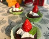 Hình bước làm 4 của món Trang trí bánh Chocopie dâu tây Giáng Sinh 15 phút