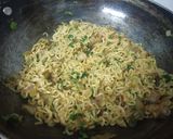A picture of step 4 of Simple cup Maggie 😍.