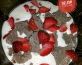 A picture of step 2 of Strawberry flavored furaghurt.
