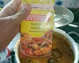 A picture of step 2 of Vangi shimla mirch masala bhaji.