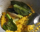 Foto langkah ke 2 dari resep Opor Ayam Bumbu Kuning.