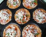 A picture of step 7 of Mini Rava Uttapam Pizza.