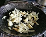 A picture of step 4 of Red bell pepper sauce.