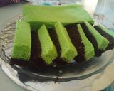 Foto langkah ke 3 dari resep Bolu kukus pandan coklat.