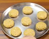 A picture of step 4 of Chana dal &soya chunks tikki /pettis (Roasted).