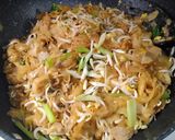Foto langkah ke 4 dari resep Kwetiau Goreng.