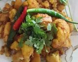A picture of step 3 of Aloo gobhi.