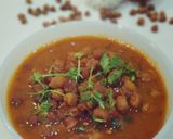 A picture of step 4 of Kaale channe with gravy.