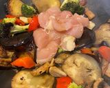 Une image de l'étape 2 de Poulet à l’aubergine.
