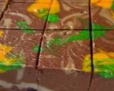 Gambar langkah 11 resipi Kek Marble Blueberry Coklat.